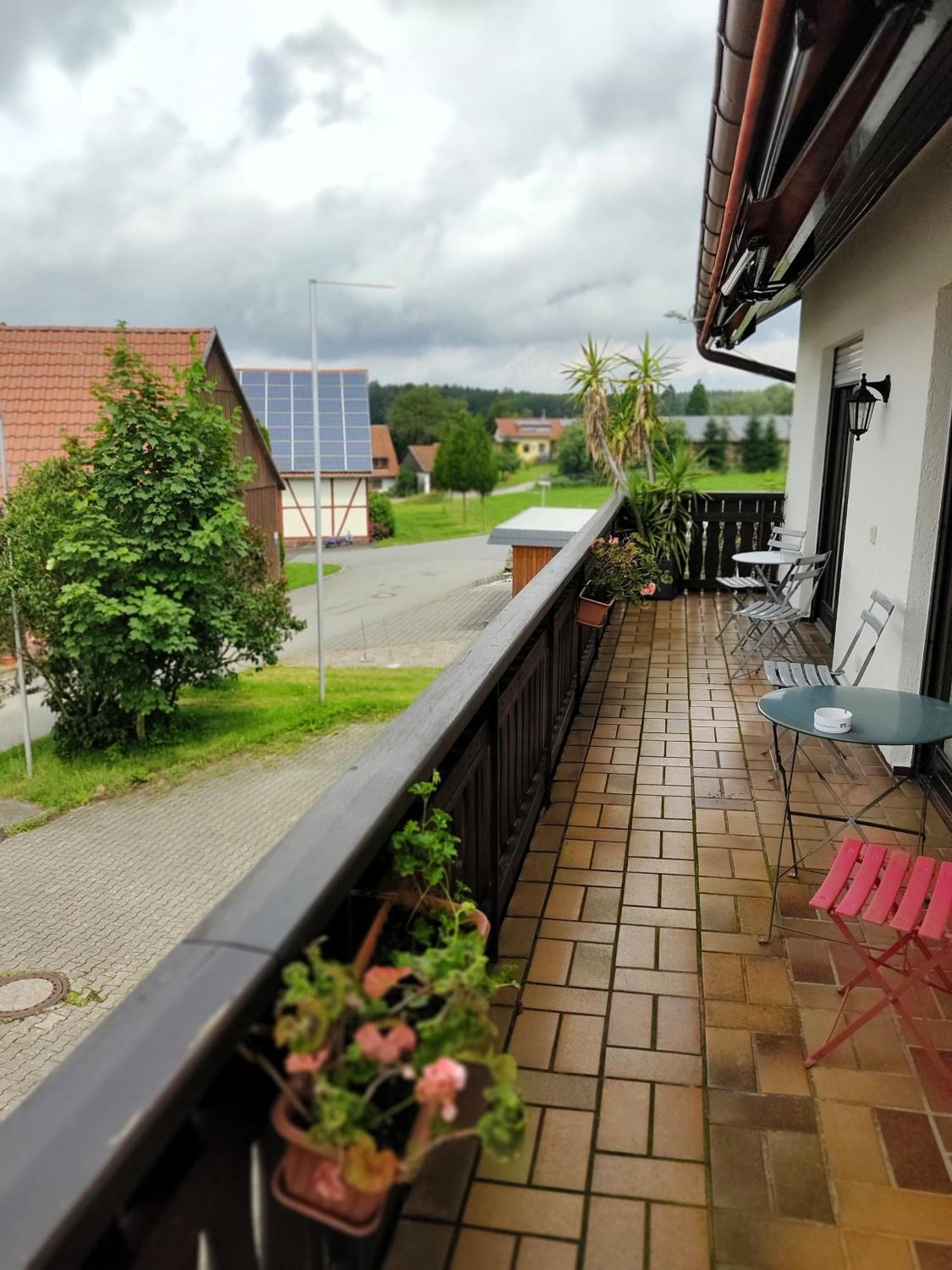 Gruenvogels Landgasthof Zum Gruenen Baum Oberzent Exterior photo
